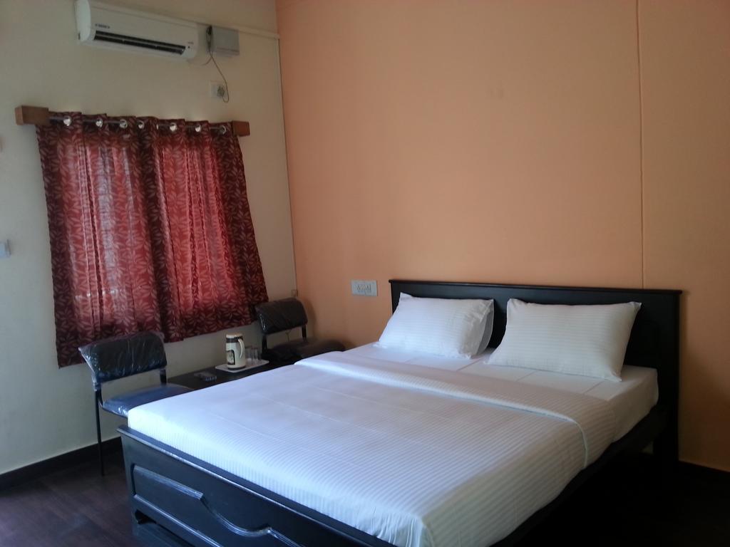 Sri Sai Comforts Hotel Bangalore Værelse billede