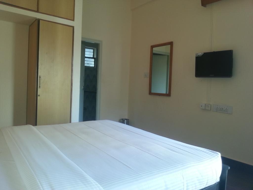 Sri Sai Comforts Hotel Bangalore Værelse billede